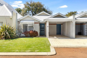 Escape to 28 at Cape View, Broadwater